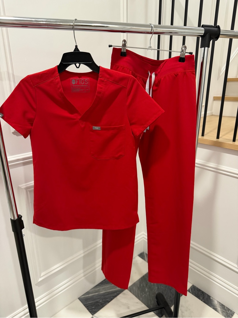 Figs Women’s Scrub Set in Bright Red ❤️